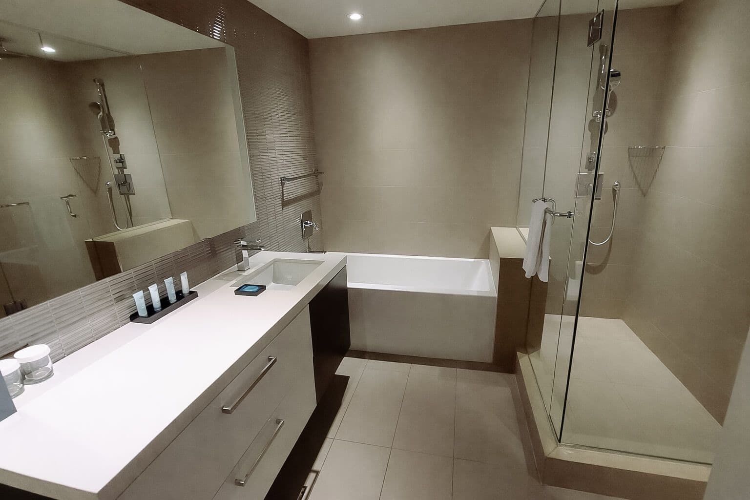 Lakeview Rooms